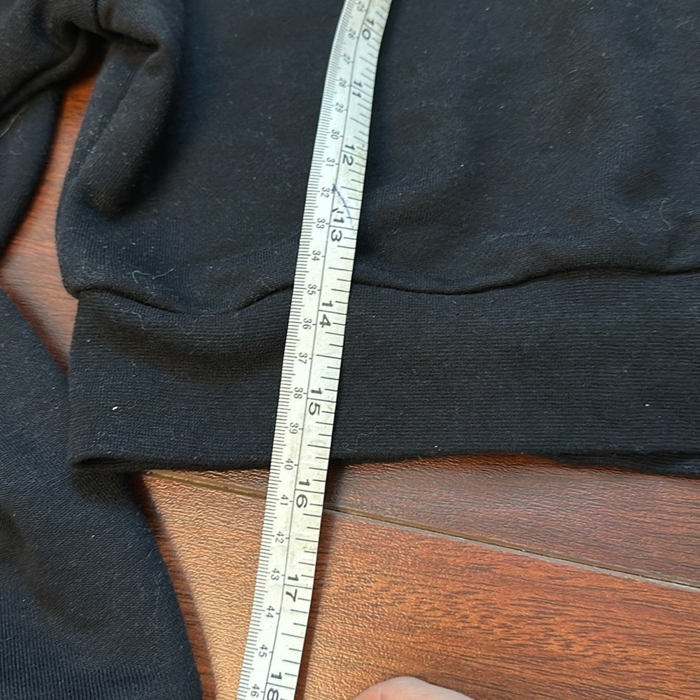 Princess Polly Boxy Fit Cropped V Neck Sweatshirt Black Size 4 - Picture 4 of 5